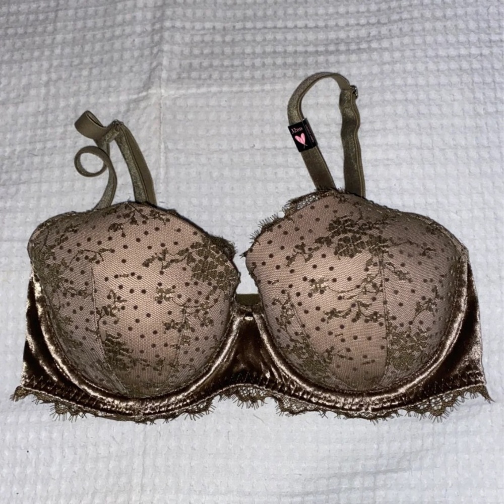 Victoria’s Secert bra